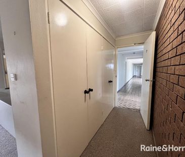 2/98 Carthage Street, Tamworth, NSW 2340 - Photo 4