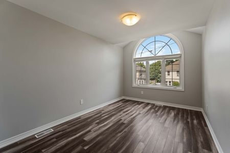 For Lease - 81 Grove Street, Welland, Ontario - Photo 5