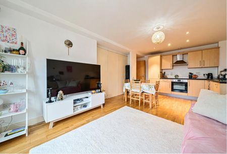 2 Bed Flat, Hamilton Court, BS2 - Photo 2