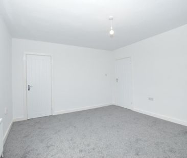 2 bedroom semi-detached house to rent - Photo 3