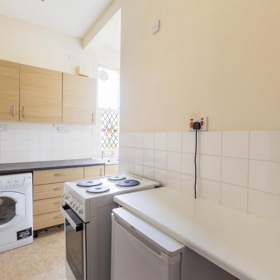 1 Bed Flat - Photo 1