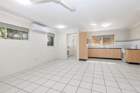 25 San Vito Crescent, Rasmussen QLD 4815 - House For Rent | Domain - Photo 5