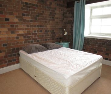1 Bedroom - Photo 2