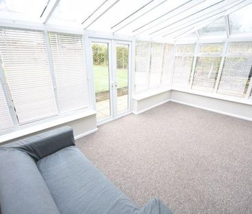 4 bedroom semi-detached house to rent - Photo 2