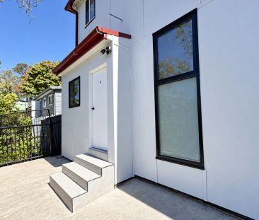 Spacious & Beautifully Renovated One-Bedroom Apartment! - Photo 3