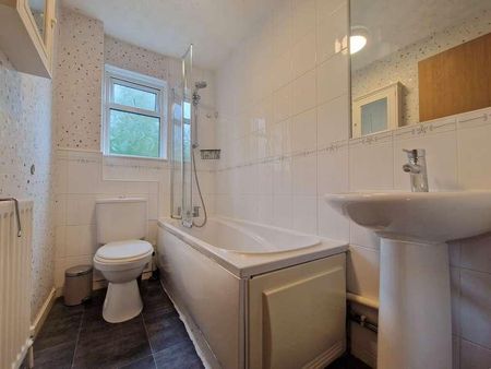 Cambrian Close, Bursledon, Southampton, SO31 - Photo 4