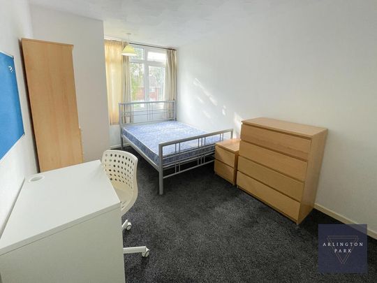 4 bedroom private hall to rent - Photo 1