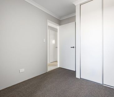 Coastal living with low maintenance in a modern, well-designed home... - Photo 2