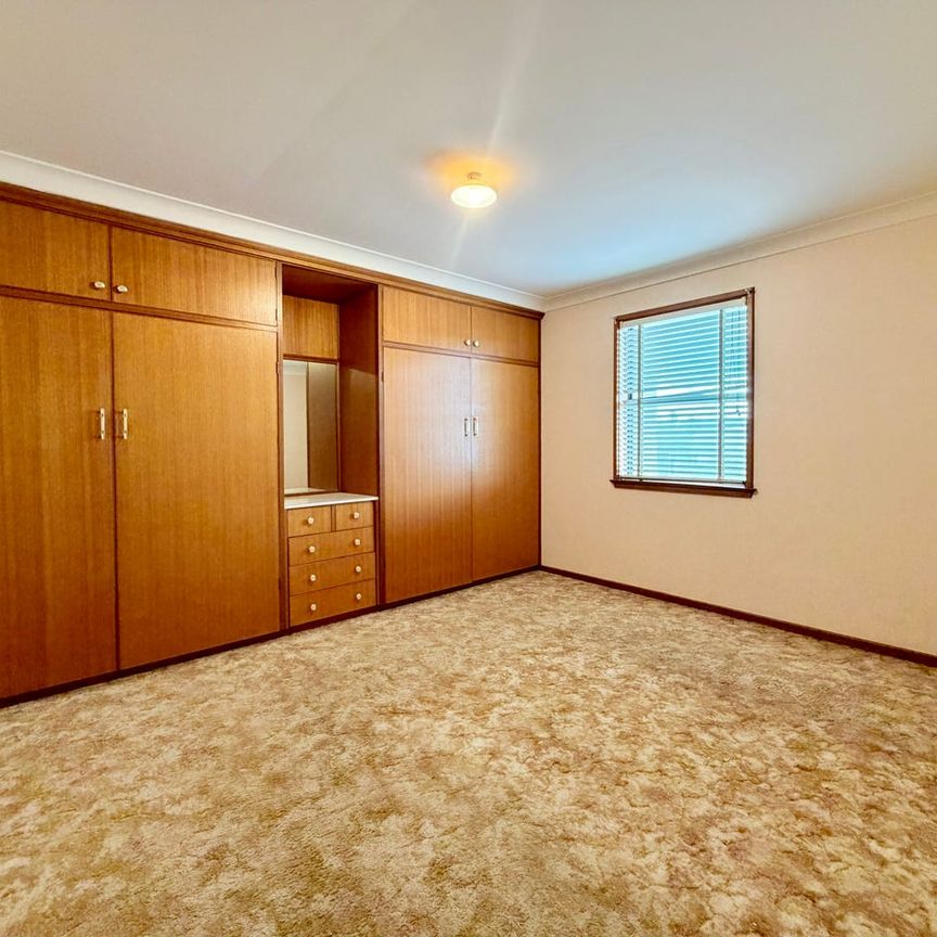 Ray White Real Estate Parkes - Photo 1