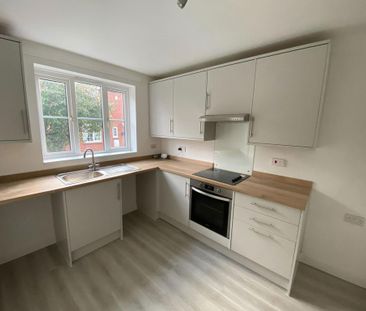 3 bedroom link detached house to rent - Photo 5