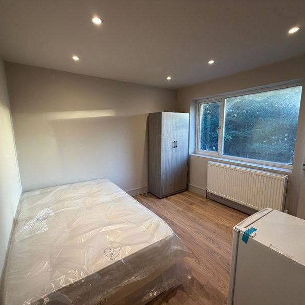 1 bedroom in a house share to rent - Photo 1
