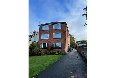 RILEY CRESCENT, PENN, WOLVERHAMPTON, WV3 7DR - Photo 2