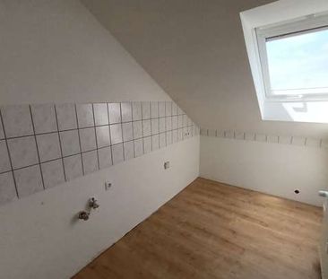 Renovierte Dachgeschosswohnung in ruhiger Lage! - Foto 1