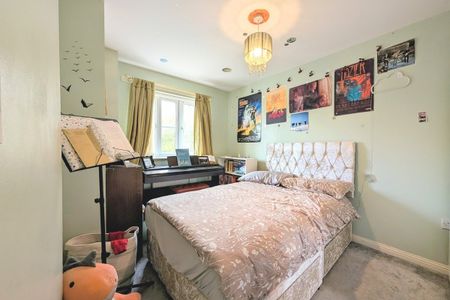 Sovereign Gardens, Miskin, PONTYCLUN - Photo 2
