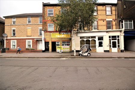 2 Bedroom Flat - Purpose Built To Let - Photo 3