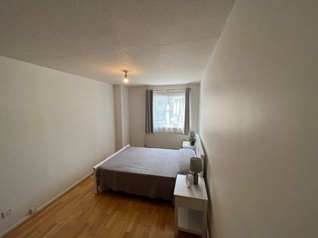 Room in a Shared House, Usk Road, SW11 - Photo 3