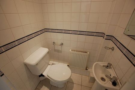 3 bedroom semi-detached house to rent - Photo 4