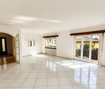 Appartamento 5,5 ristrutturato con giardino privato e tre balconi - Foto 3