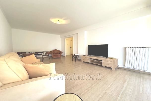 Centre-ville, Location appartement 2 pièces 59 m² - Photo 1