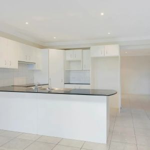 Spacious Family Retreat in Prime Newport Locale - Photo 2