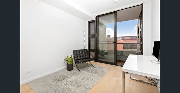 Premium Lifestyle Apartment in Sought-After 'Sommar' Complex - Photo 1