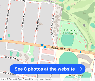 Immaculate three-bedroom home in a sought-after location - Photo 1