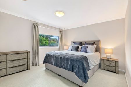 SPACIOUS FAMILY HOME - Photo 3