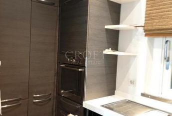 Parioli-Piazza delle Muse: Restored 3 bedroom, 3 Bath, spacious living, kitchen, balcony, near park, master bed & 2 single bedrooms. Ref 1045