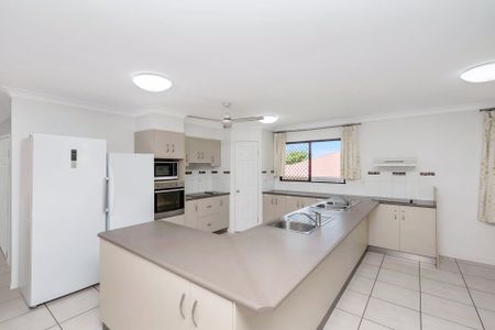 MALE SHARE HOUSE - ONE ROOM WITH AN EN SUITE BATHROOM AVAILABLE - Photo 4