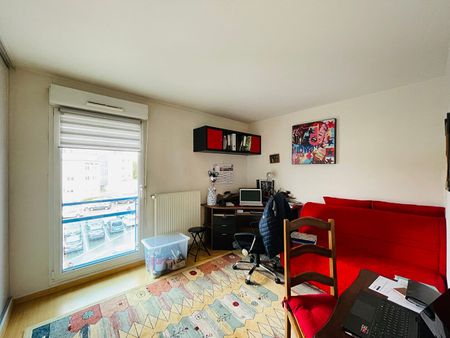 Location Appartement 5 pièces 96m² - Photo 3
