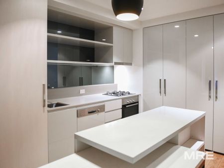 402/2 Tweed Street, Hawthorn - Photo 2