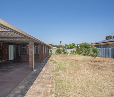 Move-In Ready Family Home! - Photo 4