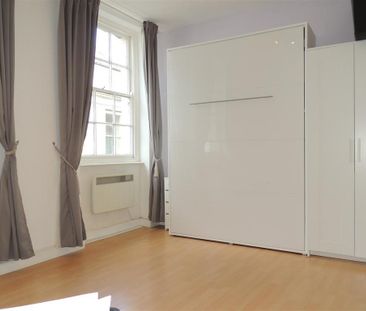 Studio to rent - Photo 2