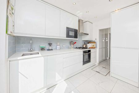 York Road, TW10, London - Photo 3
