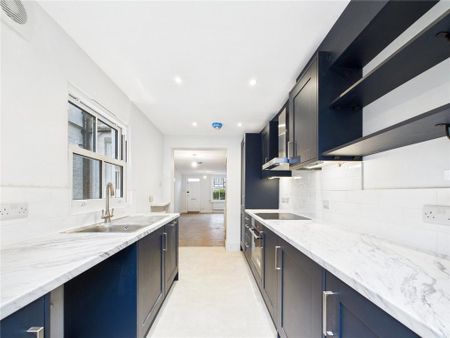 2 bedroom terraced house to rent - Photo 2