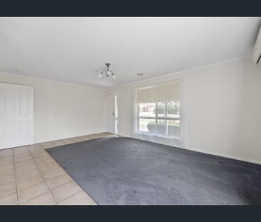 3 Bedroom home in an ideal location! - Photo 2