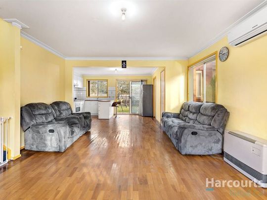 Charming 3-Bedroom Townhouse in Epping - Photo 1