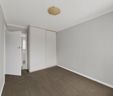 Freshly Updated Unit in Essendon - Photo 4