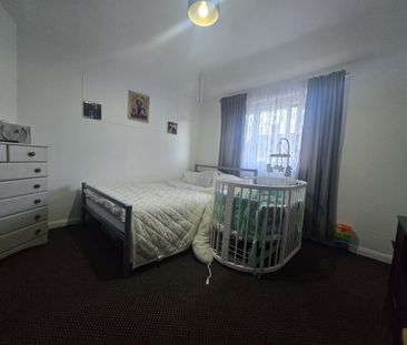 2 Bed Terraced House, Holborn Road, E13 - Photo 3