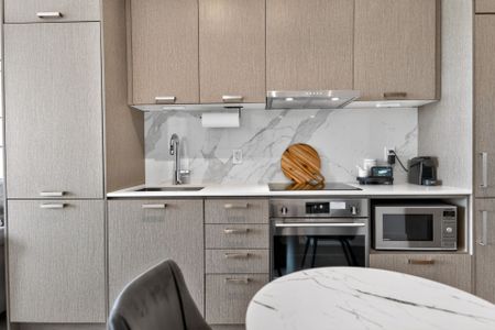 For Lease - 10 Honeycrisp Crescent Unit# 911, Vaughan, Ontario - Photo 2