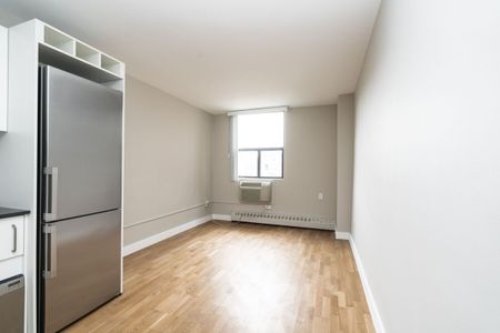 800 Richmond Street West - Photo 4