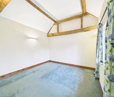 2 bedroom barn conversion to rent - Photo 2