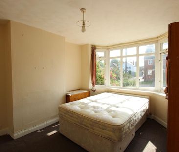 4 bedroom semi-detached house to rent - Photo 3