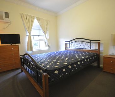 FURNISHED 2x1 - Walking distance to the CBD - Photo 6