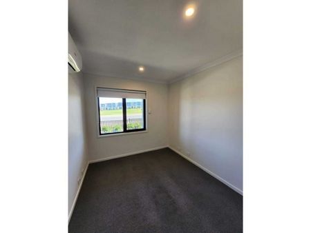 Near New 3 Bedroom Townhouse - Photo 5