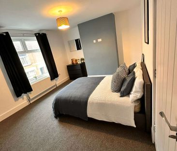 Modern Central Kettering HMO – Spacious Rooms & All Bills Included! - Photo 3