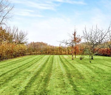 A beautifully presented Oast house set in an exceptional rural High... - Photo 1