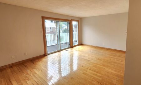 For Lease - 44 Chester Le Boulevard Unit# 6, Toronto, Ontario - Photo 2