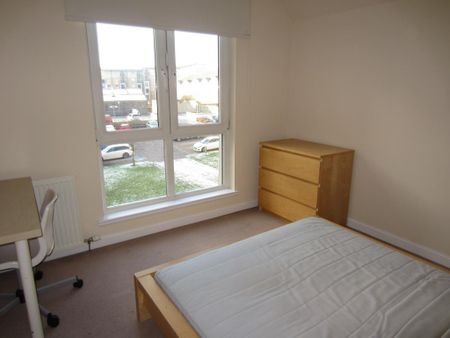 3 bedroom terraced house to rent - Photo 2