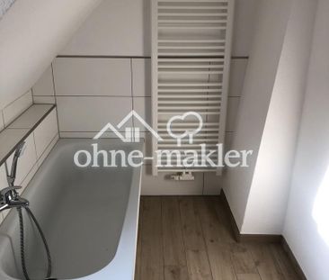 schöne DG Wohnung | Parkettboden | Handtuchheizkörper | Bad mit Fen... - Foto 5